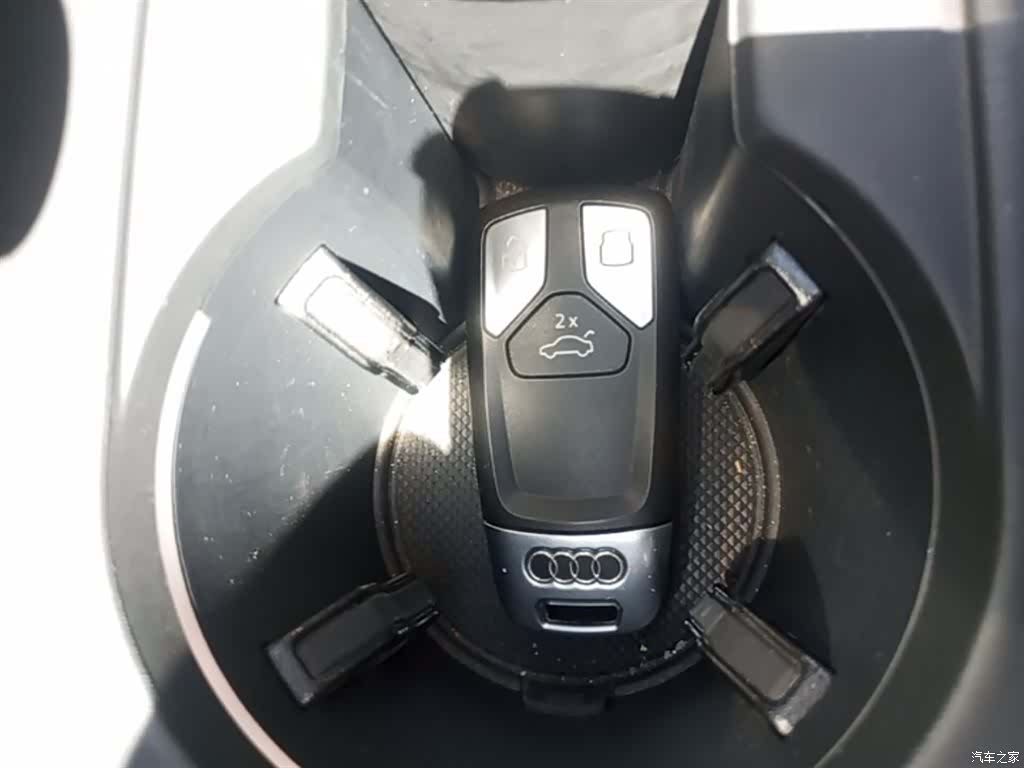 Audi A4L, 2020 9