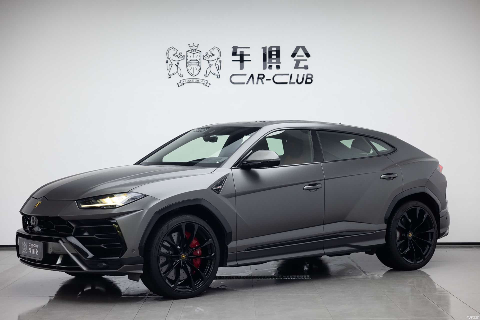 Lamborghini Urus, 2022 1