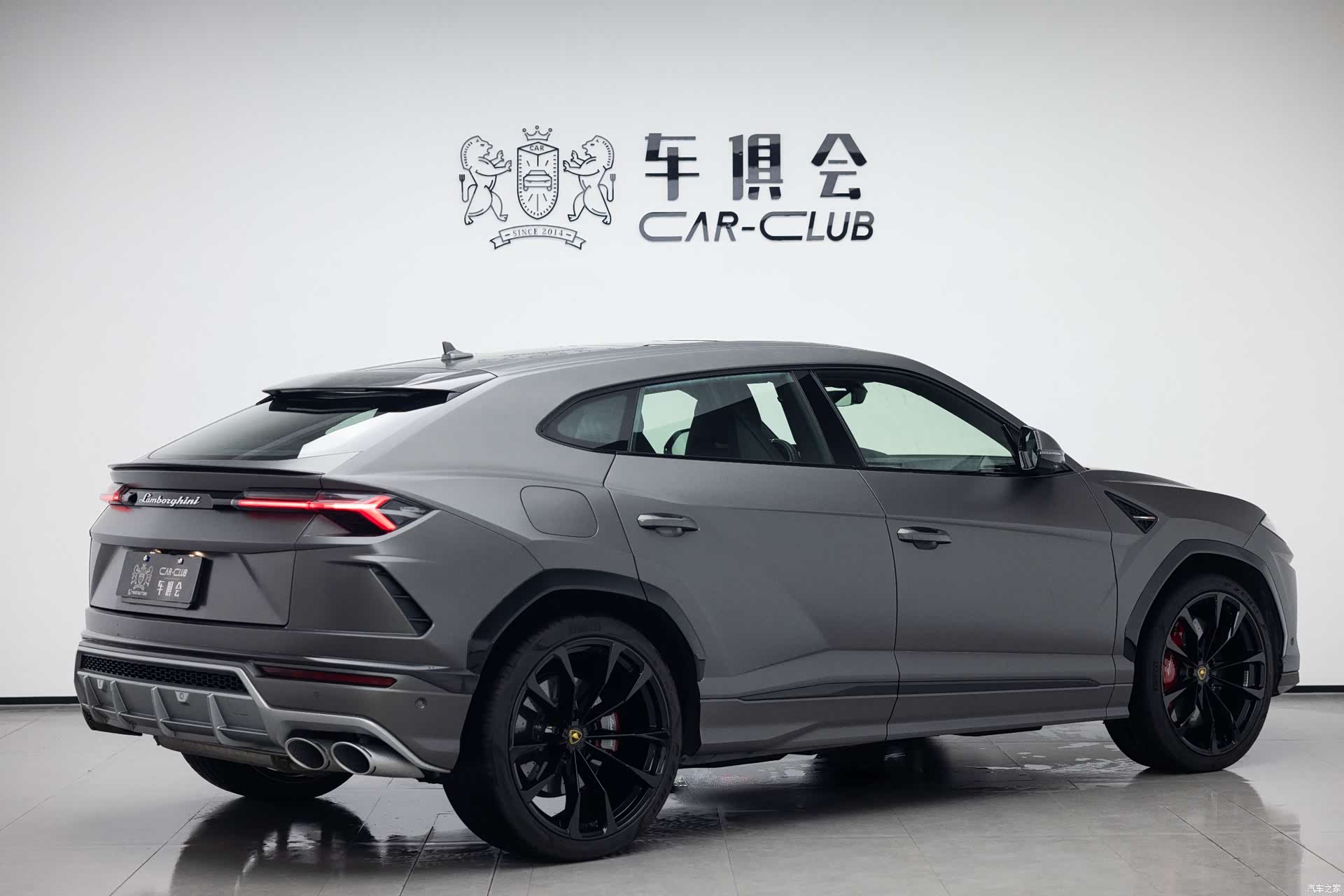 Lamborghini Urus, 2022 4