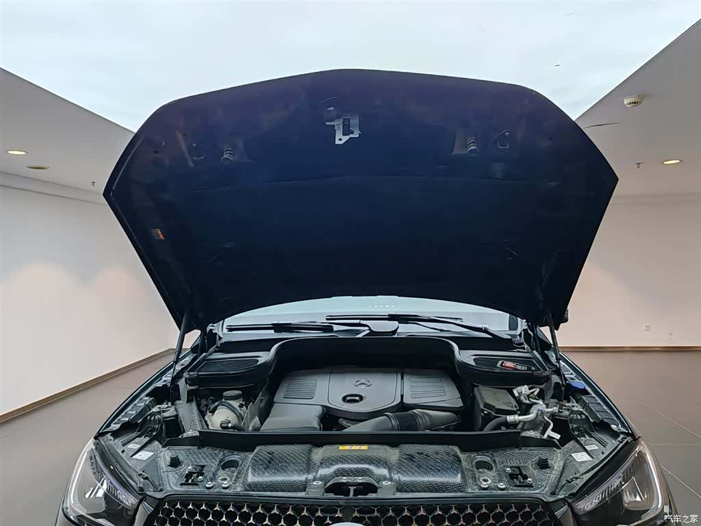 Mercedes-Benz GLE, 2025 14