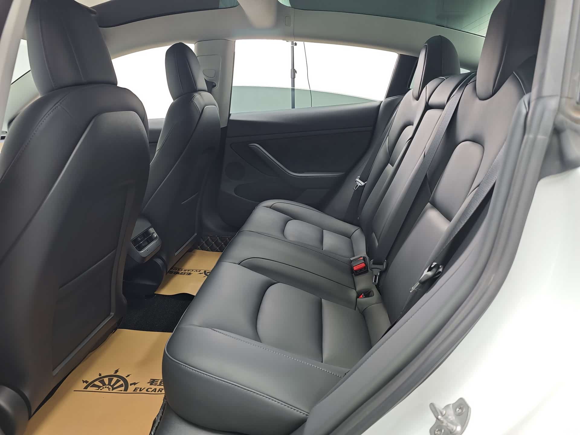 Tesla Model 3, 2021 45