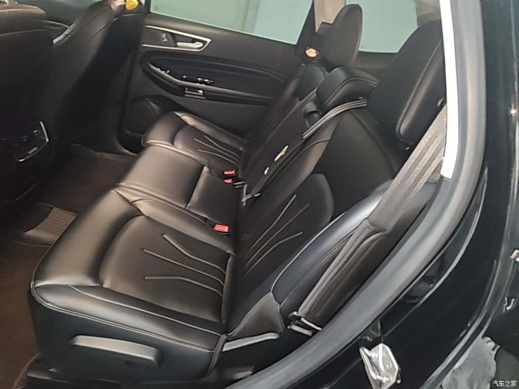 Ford Edge, 2023 17
