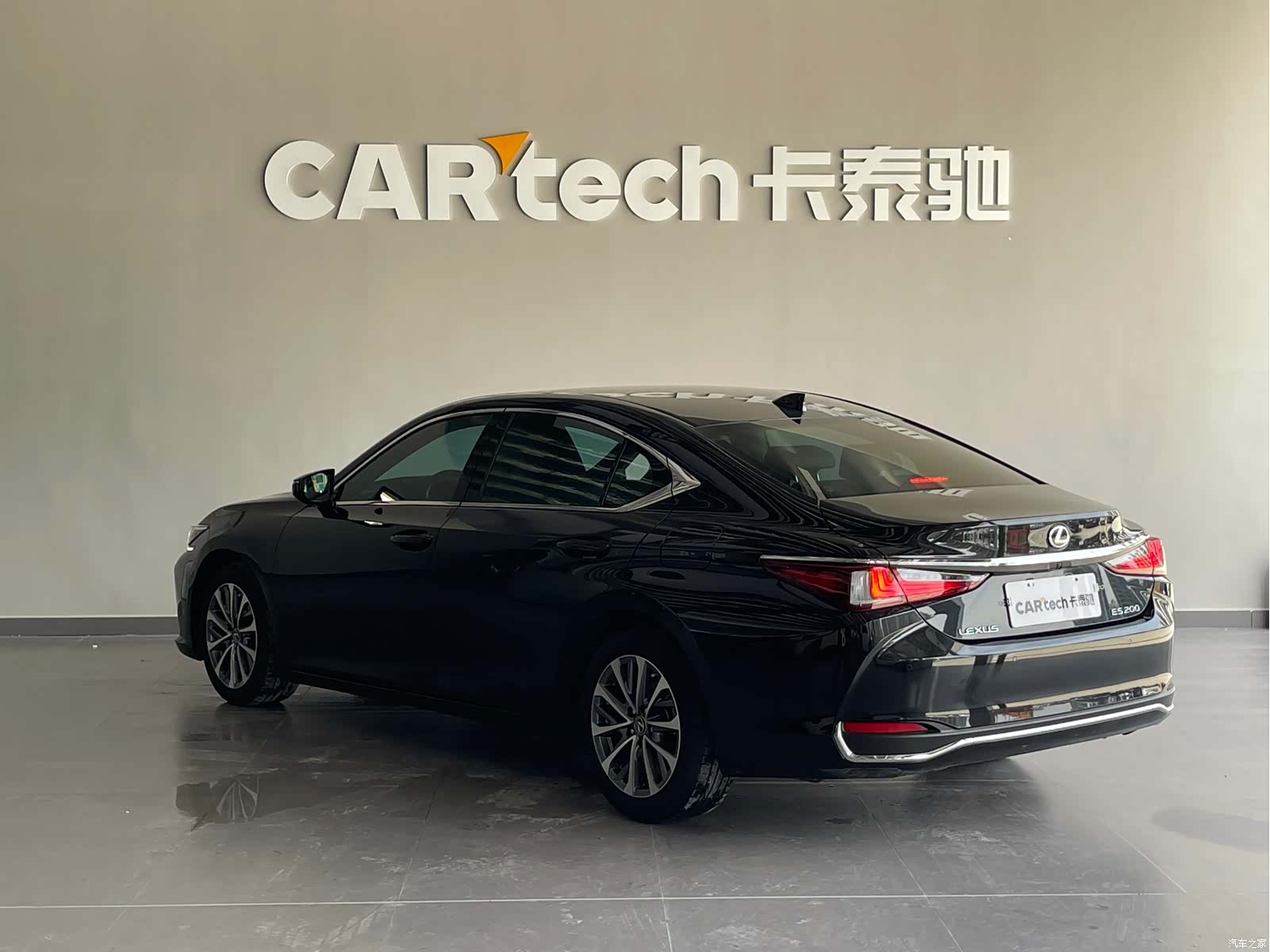 Lexus ES, 2023 6