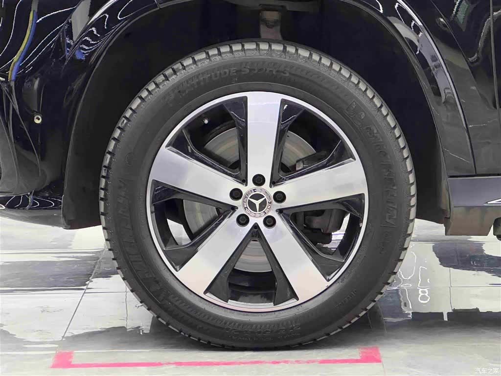Mercedes-Benz GLS, 2024 4