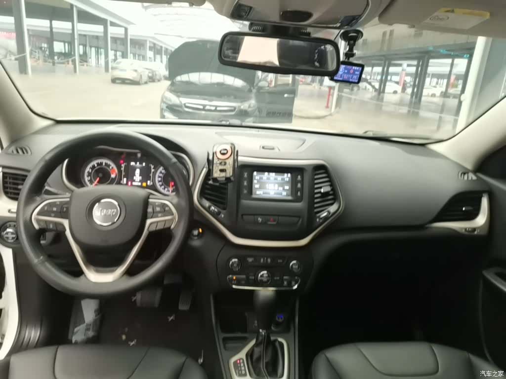 Jeep Cherokee, 2017 10