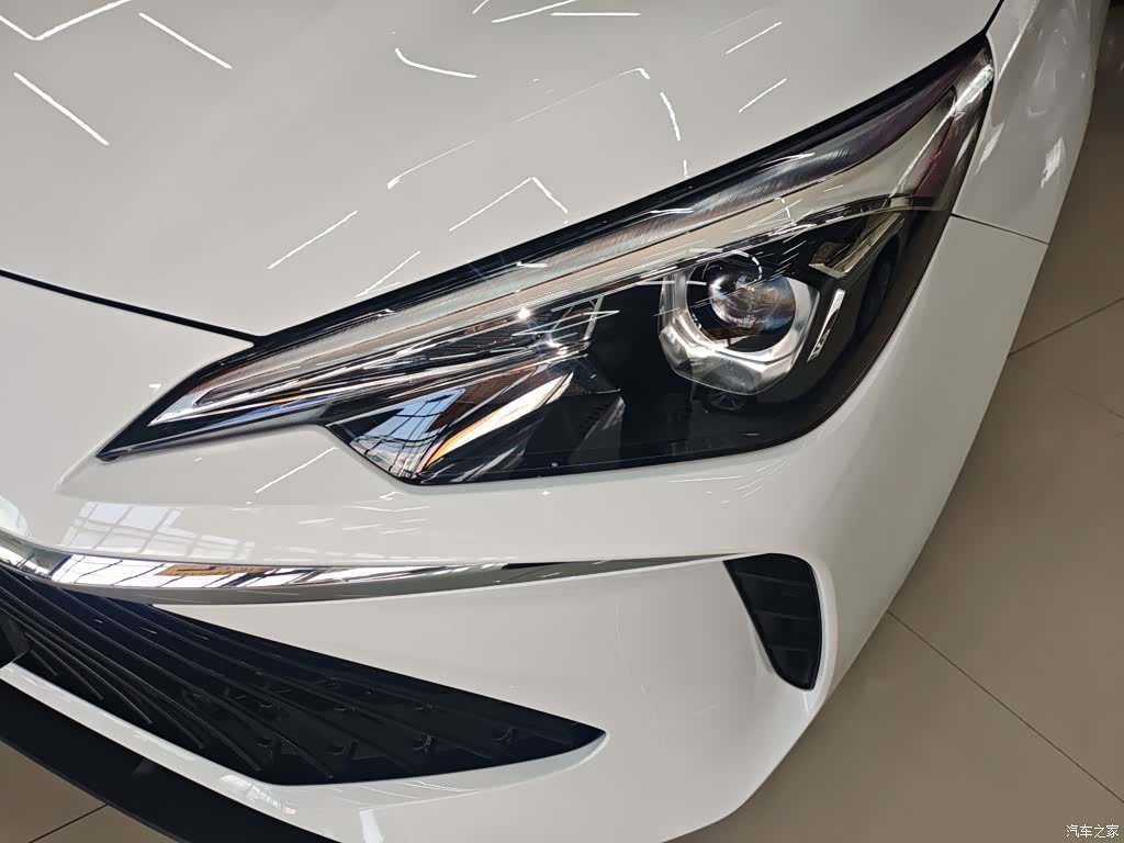Roewe i5, 2025 18