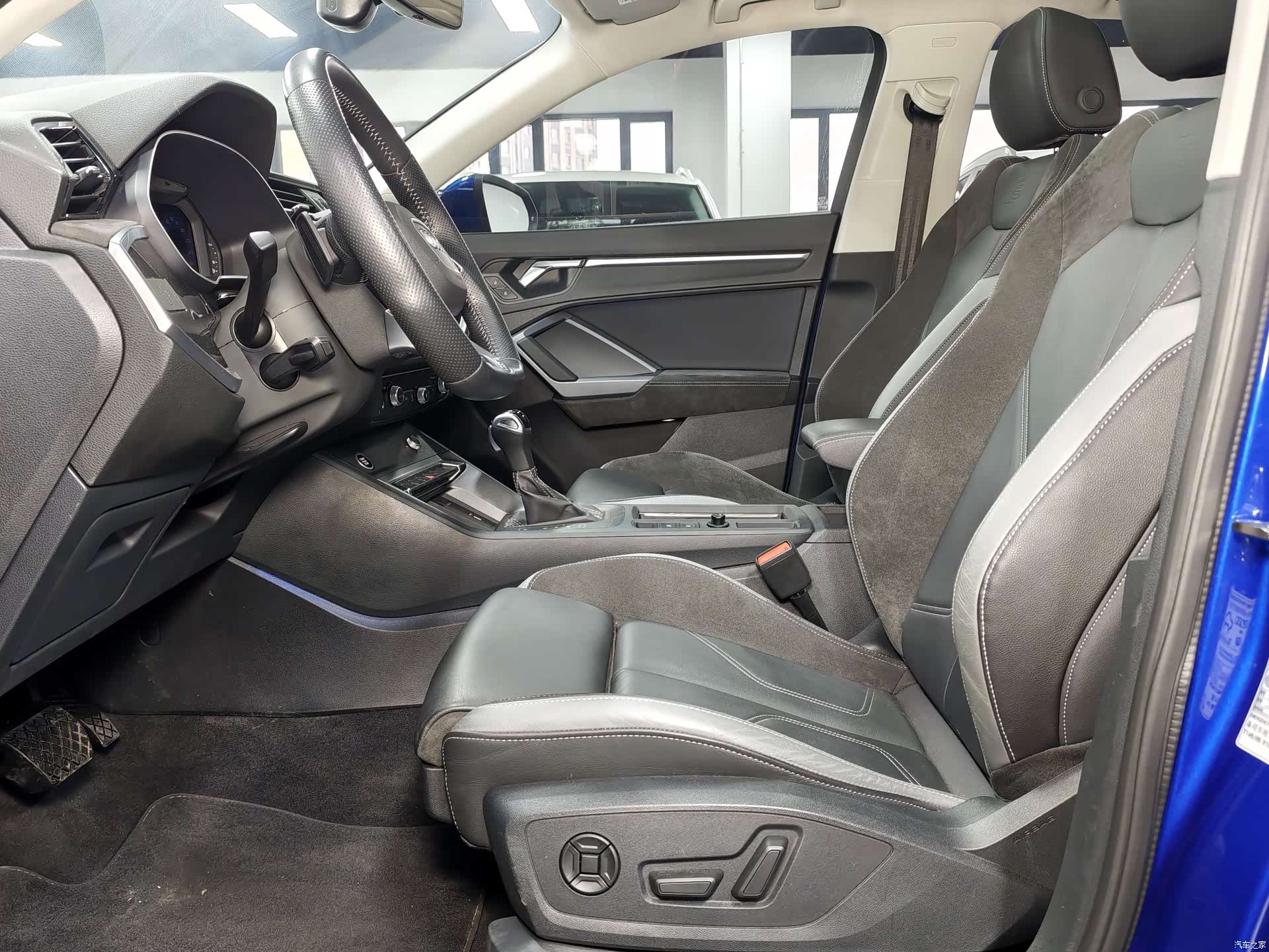 Audi Q3, 2021 8