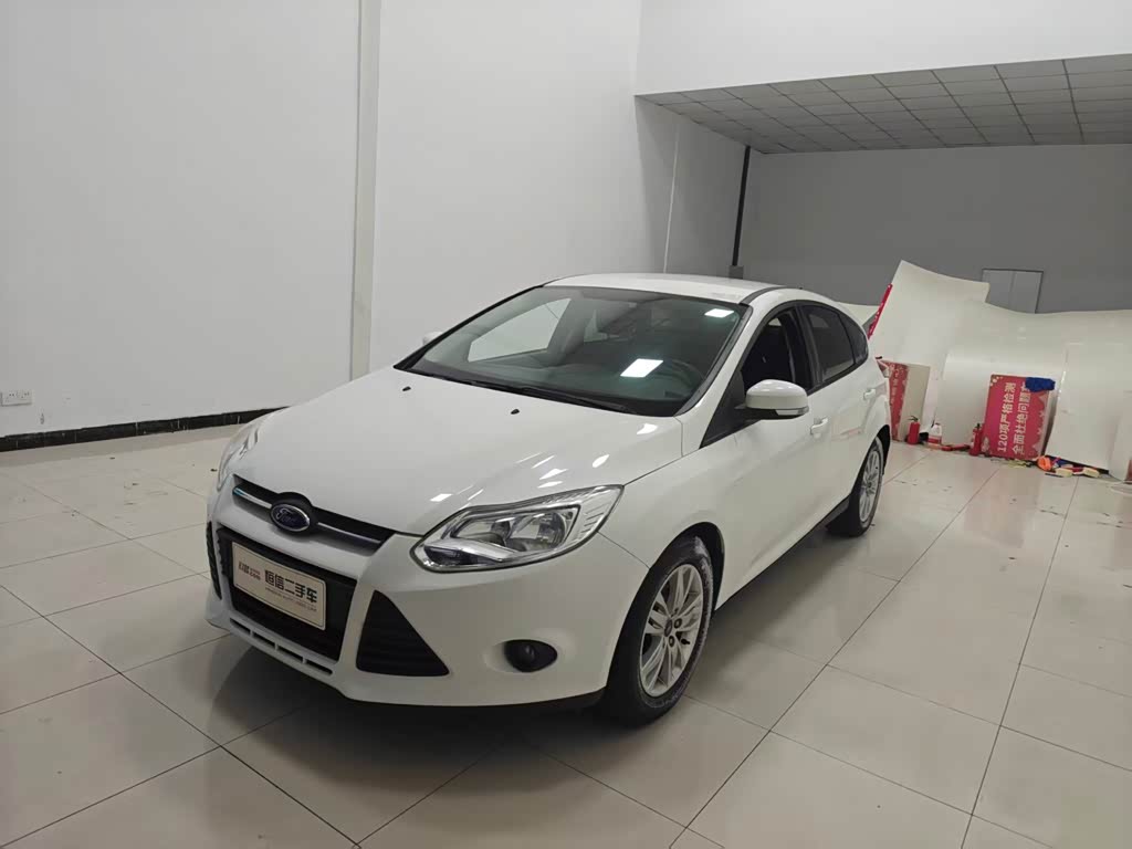 Ford Focus 2012 1.6L AT