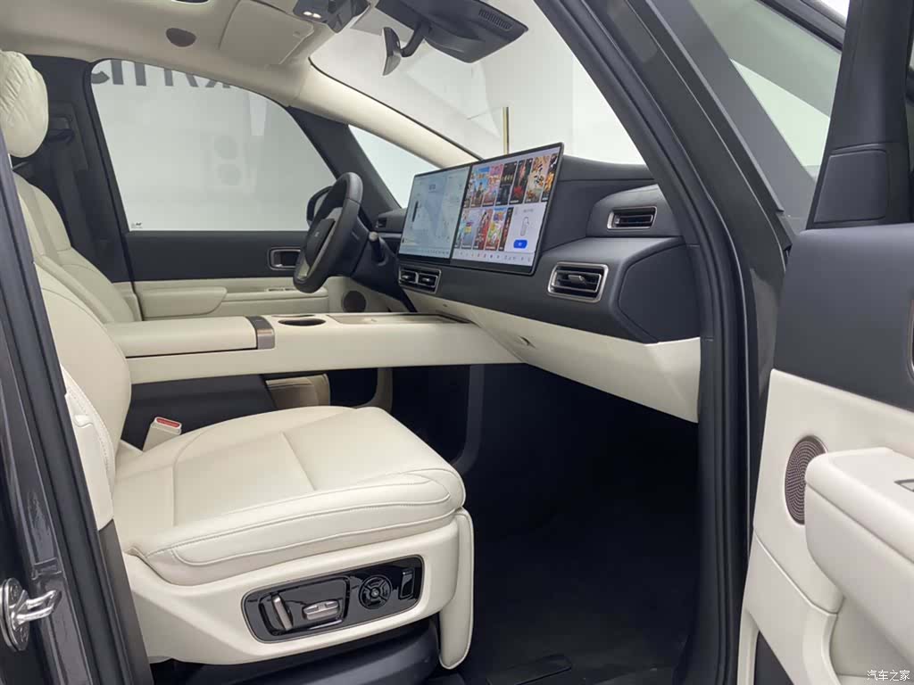 Li Auto MEGA, 2025 17