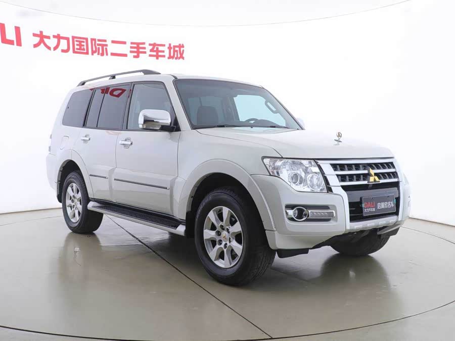Mitsubishi Pajero V93 (import) 2024, фото 2