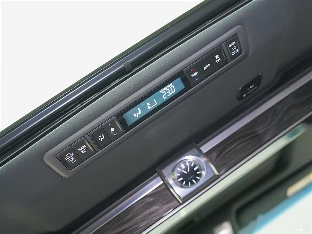 Lexus LM, 2024 13