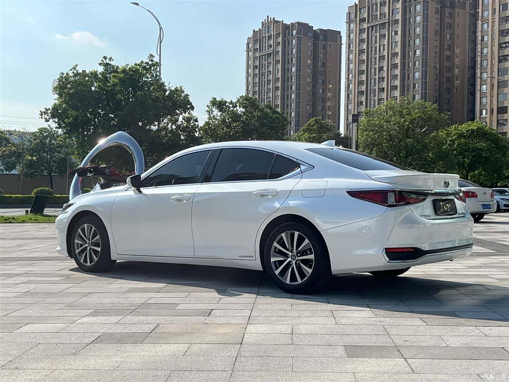 Lexus ES, 2023 6