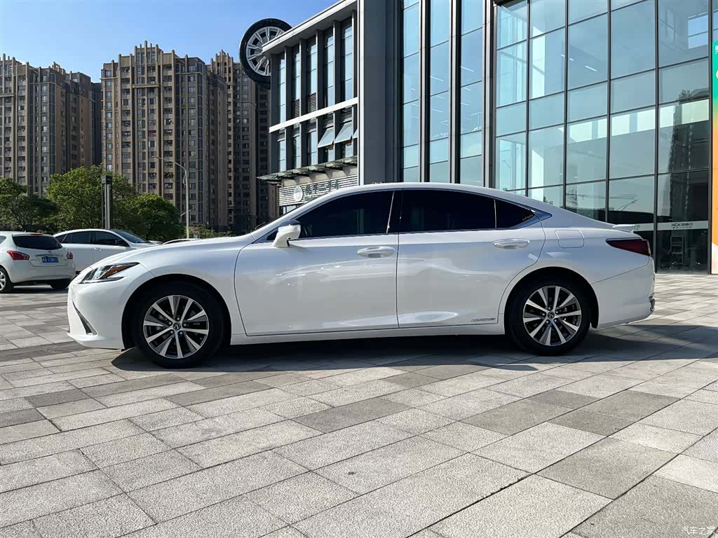 Lexus ES, 2023 8