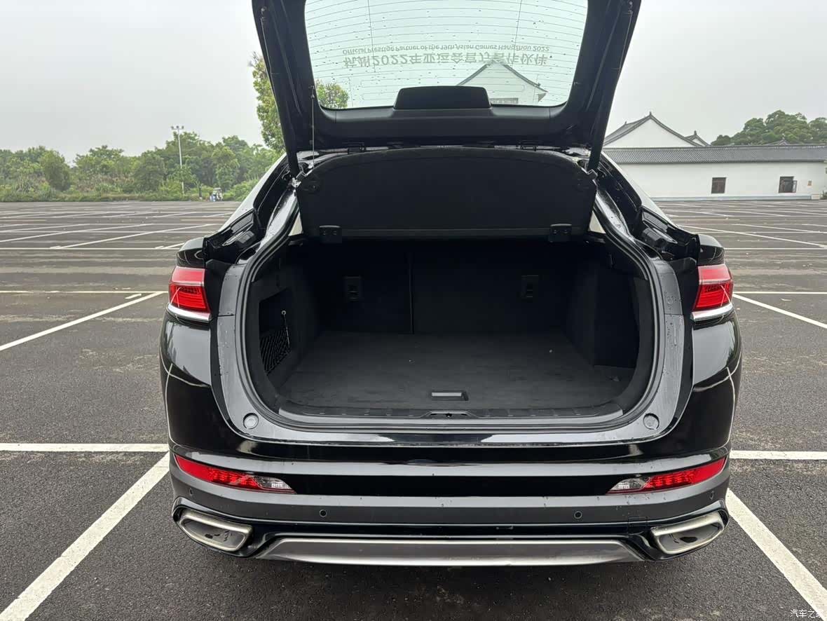 Geely Xingyue, 2022 13