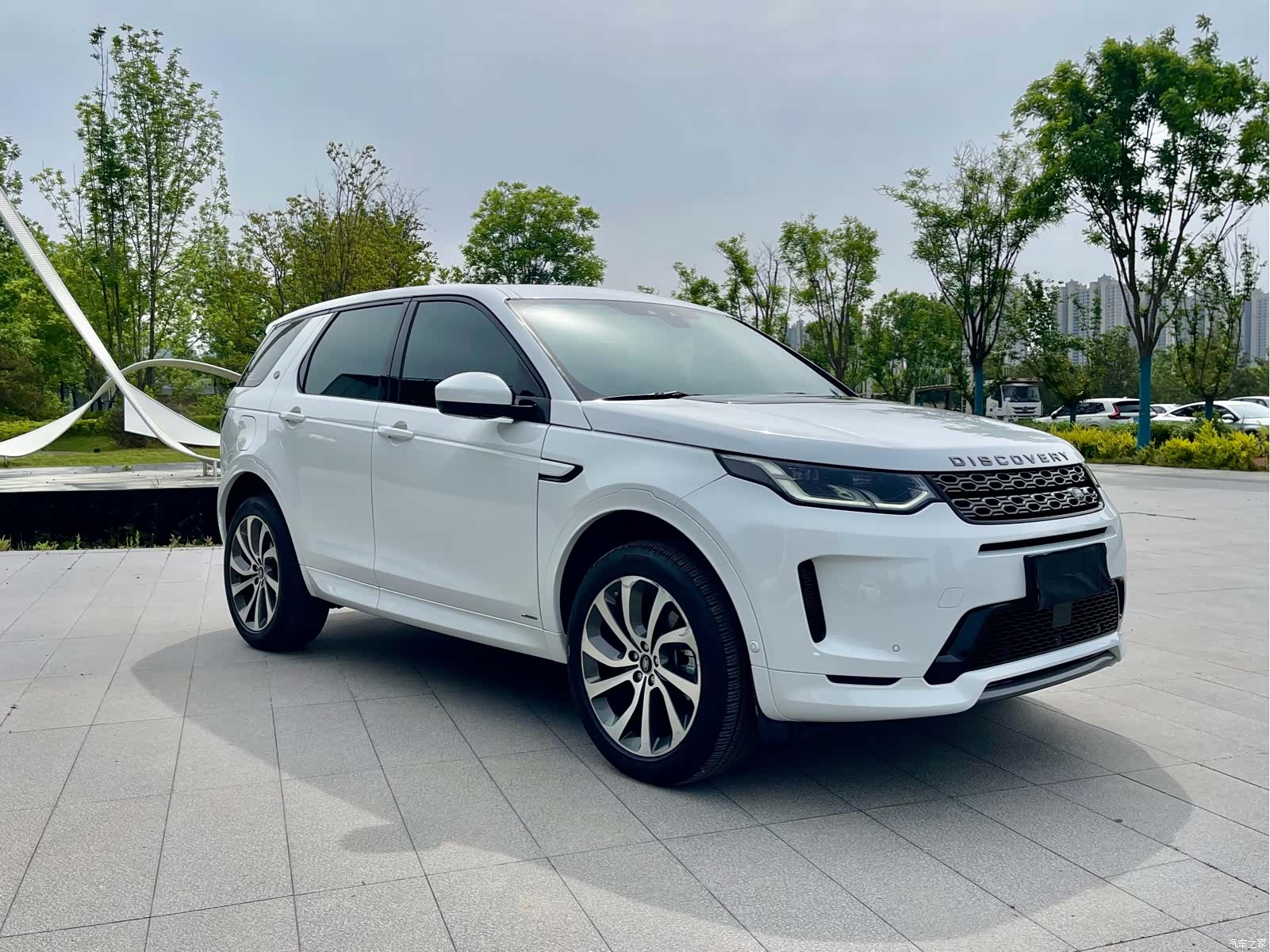 Land Rover Discovery, 2020 3