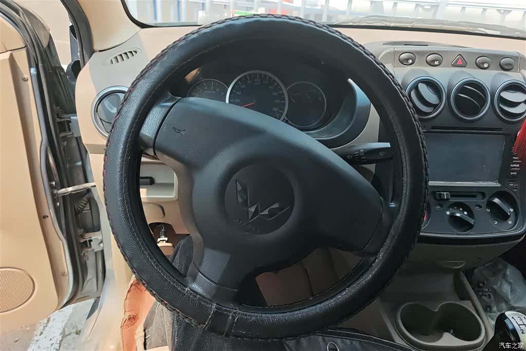 Wuling Hongguang, 2013 15