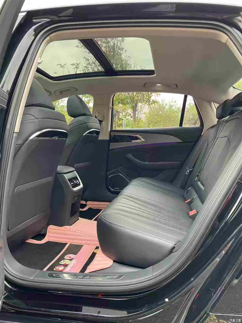 Hongqi H5, 2022 6