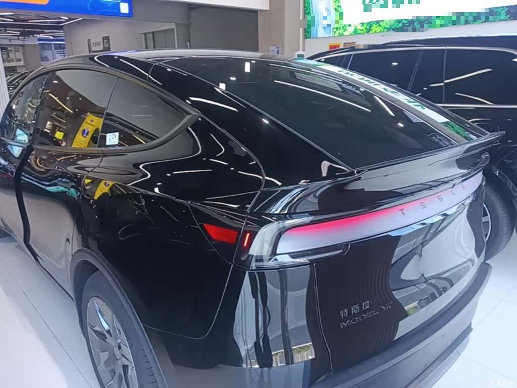 Tesla Model Y, 2026 6