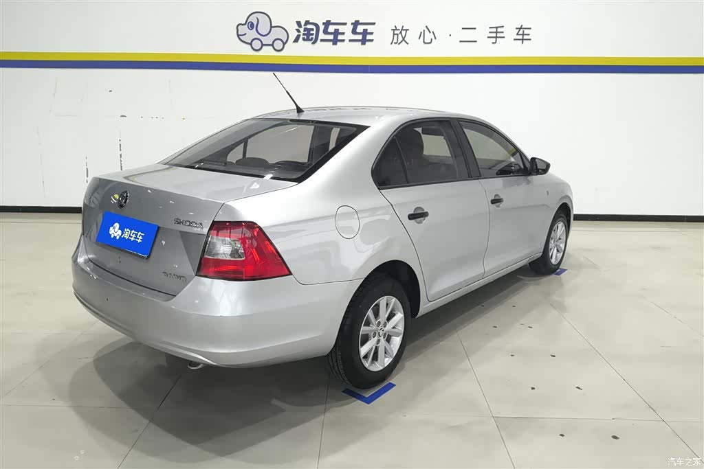 Skoda Rapid, 2014 3