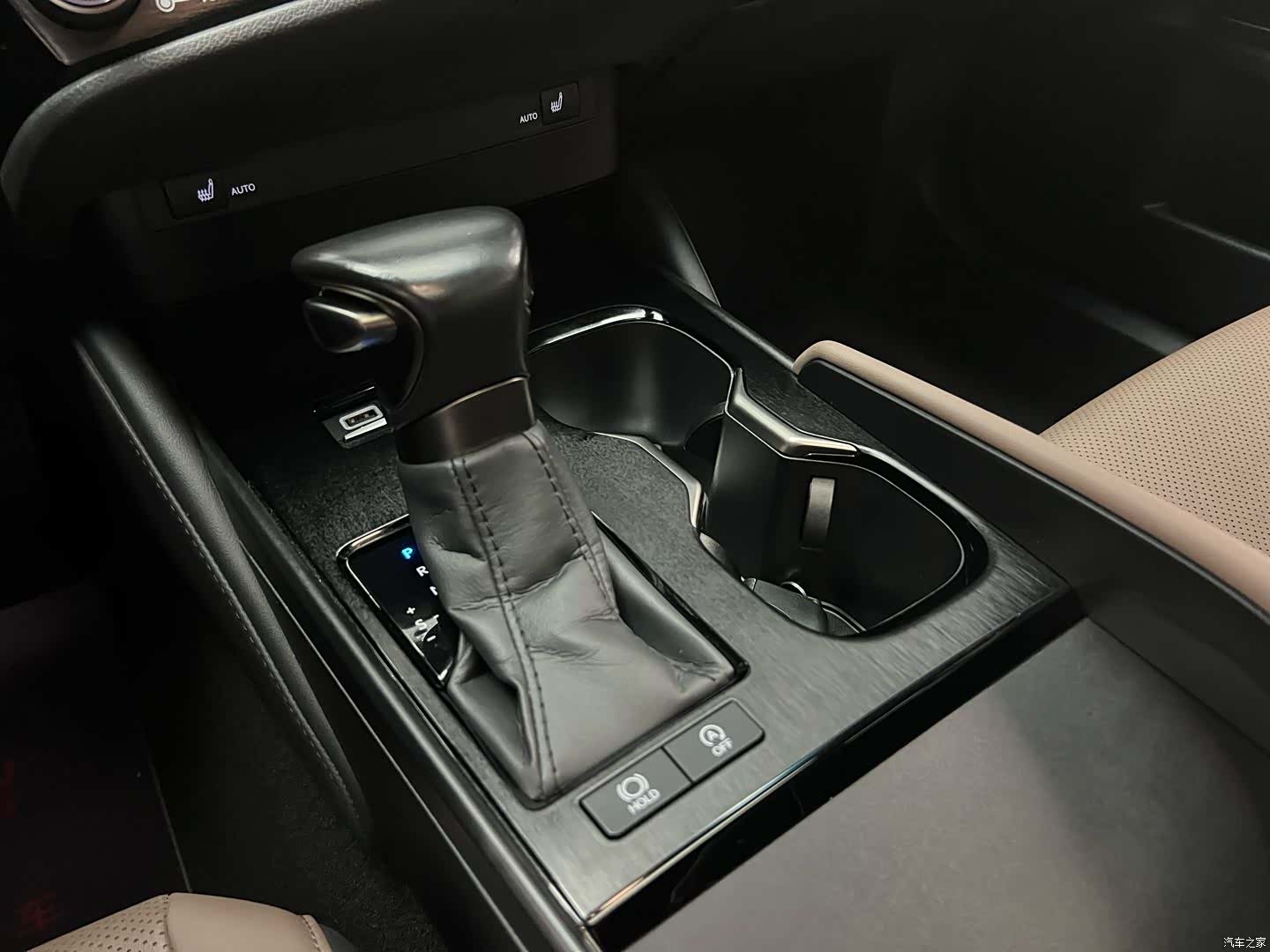 Lexus ES, 2023 15