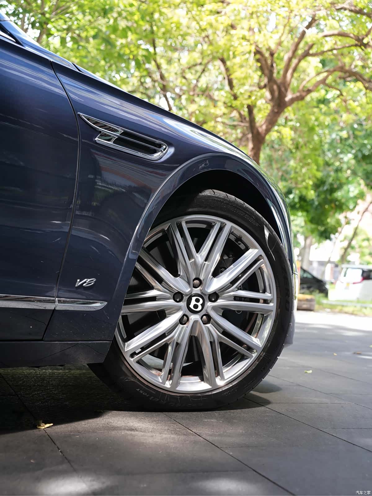 Bentley Flying Spur, 2023 все фото