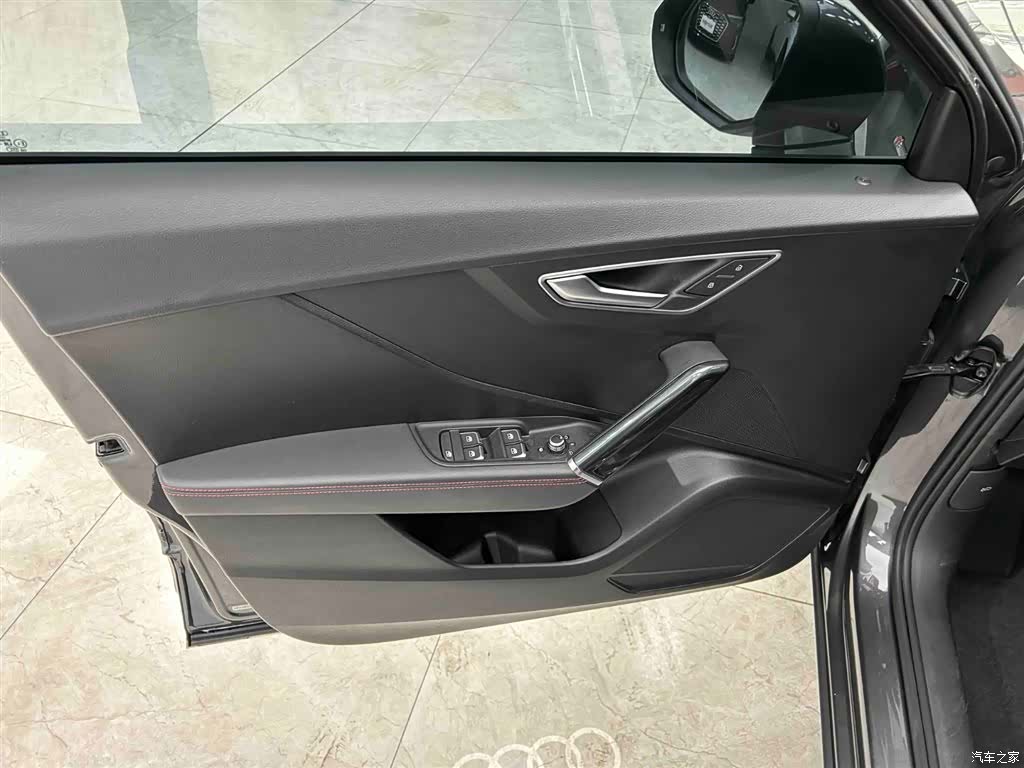 Audi Q2L, 2022 10