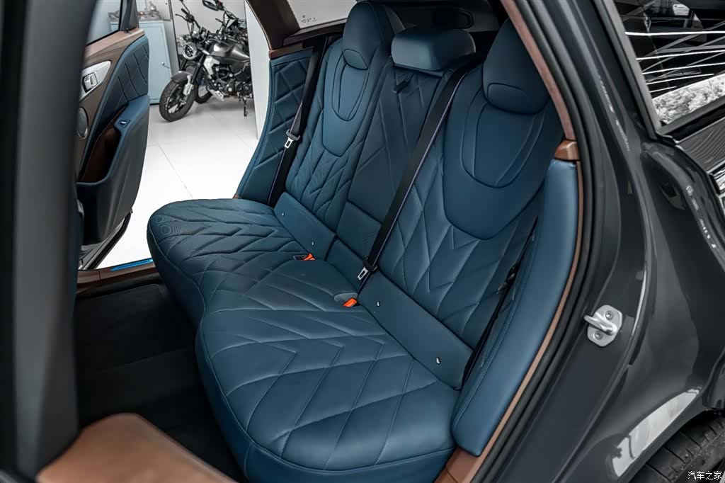 BMW XM, 2024 28