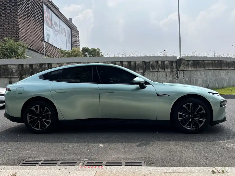 XPENG P7