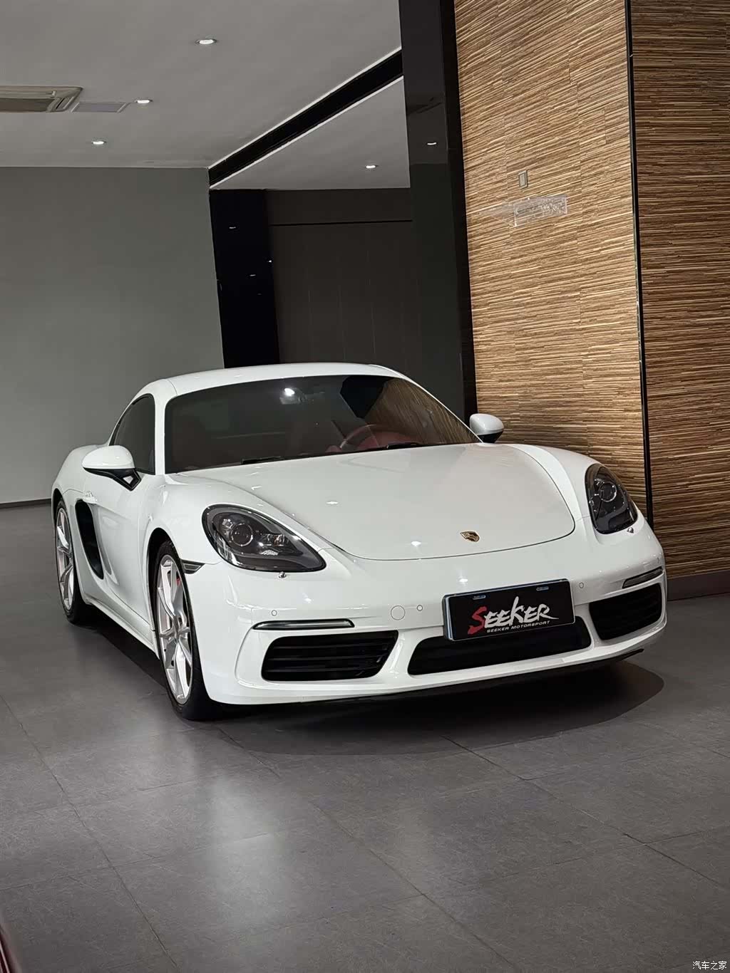Porsche Cayman, 2018 3