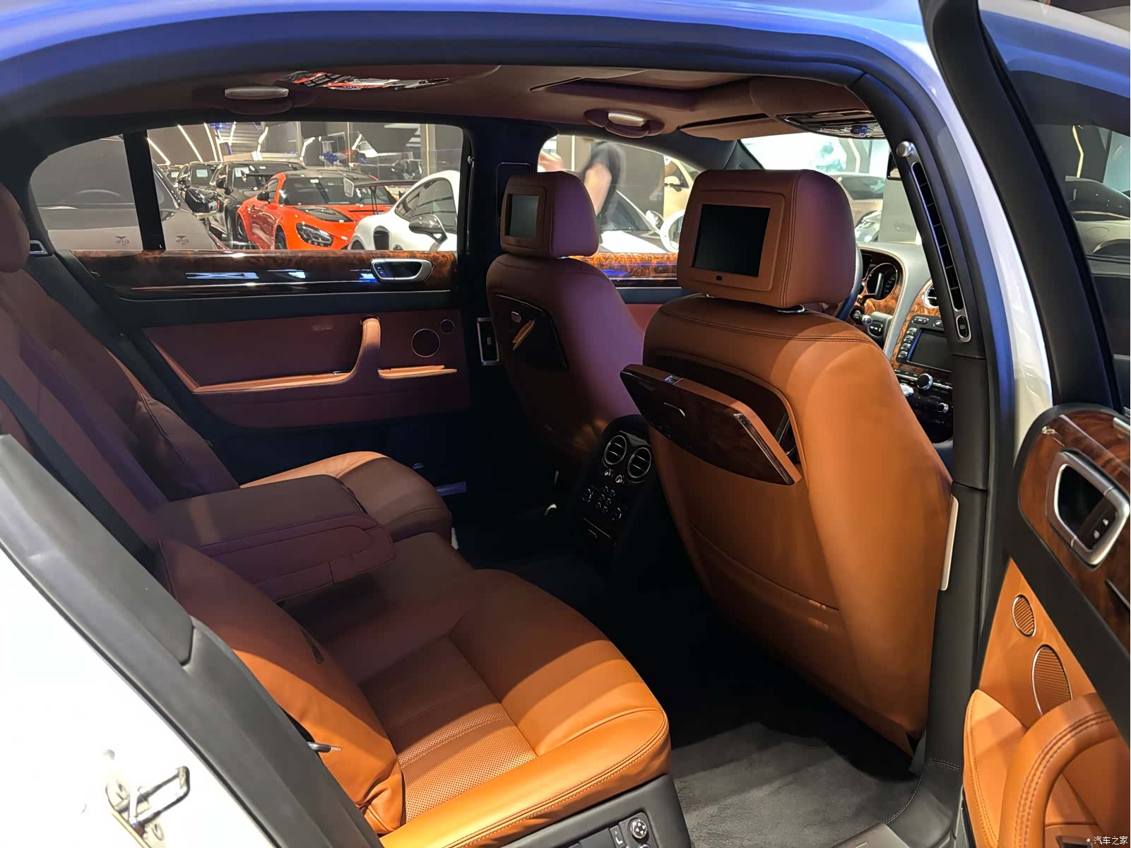 Bentley Flying Spur, 2011 13