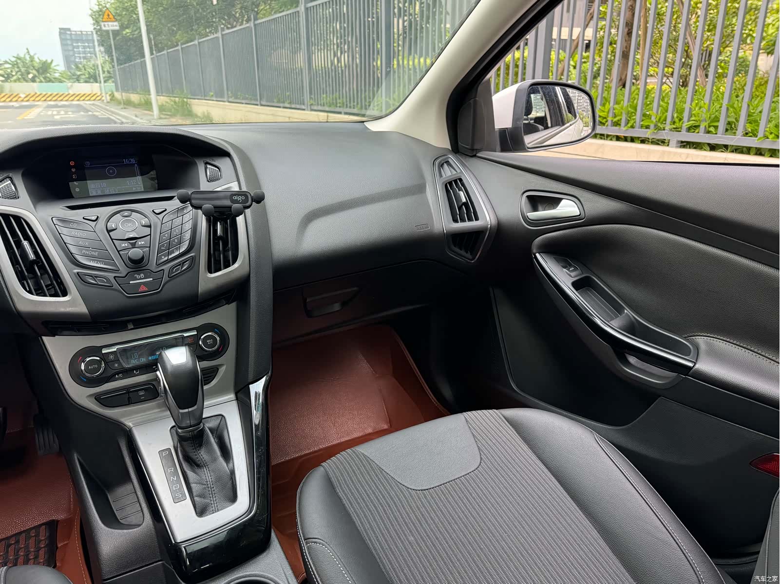 Ford Focus, 2014 10
