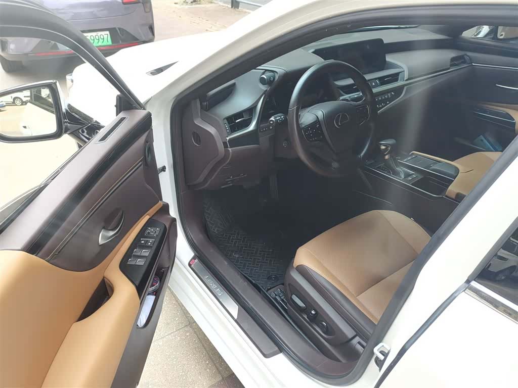 Lexus ES, 2021 14