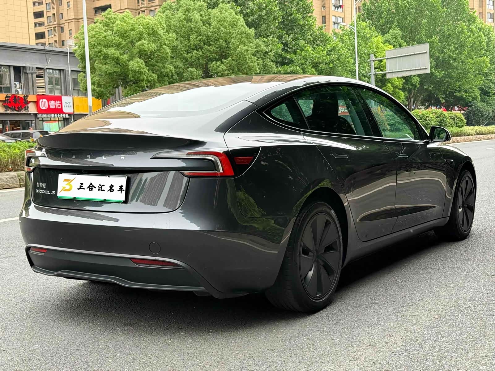 Tesla Model 3, 2025 10