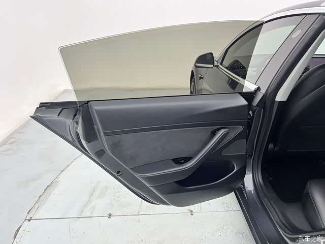 Tesla Model 3, 2020 28