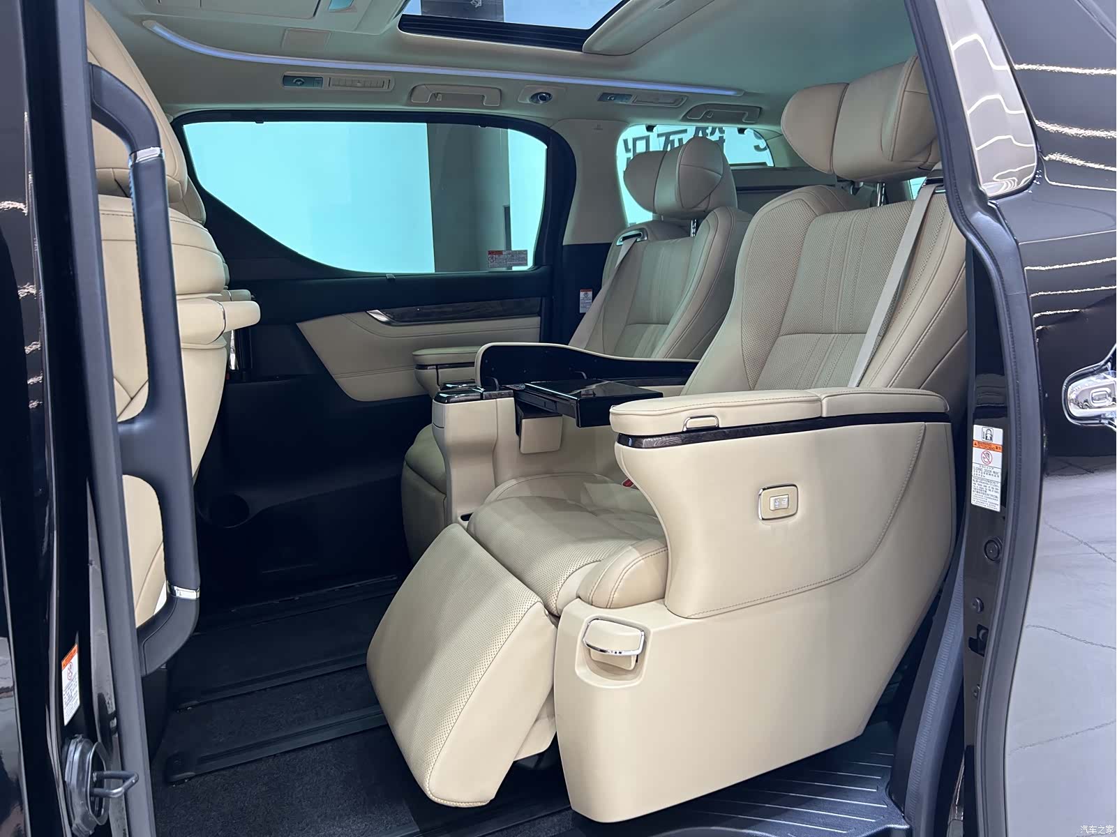 Toyota Alphard, 2021 18