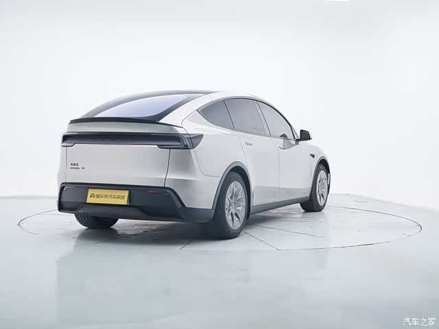 Tesla Model Y, 2025 10
