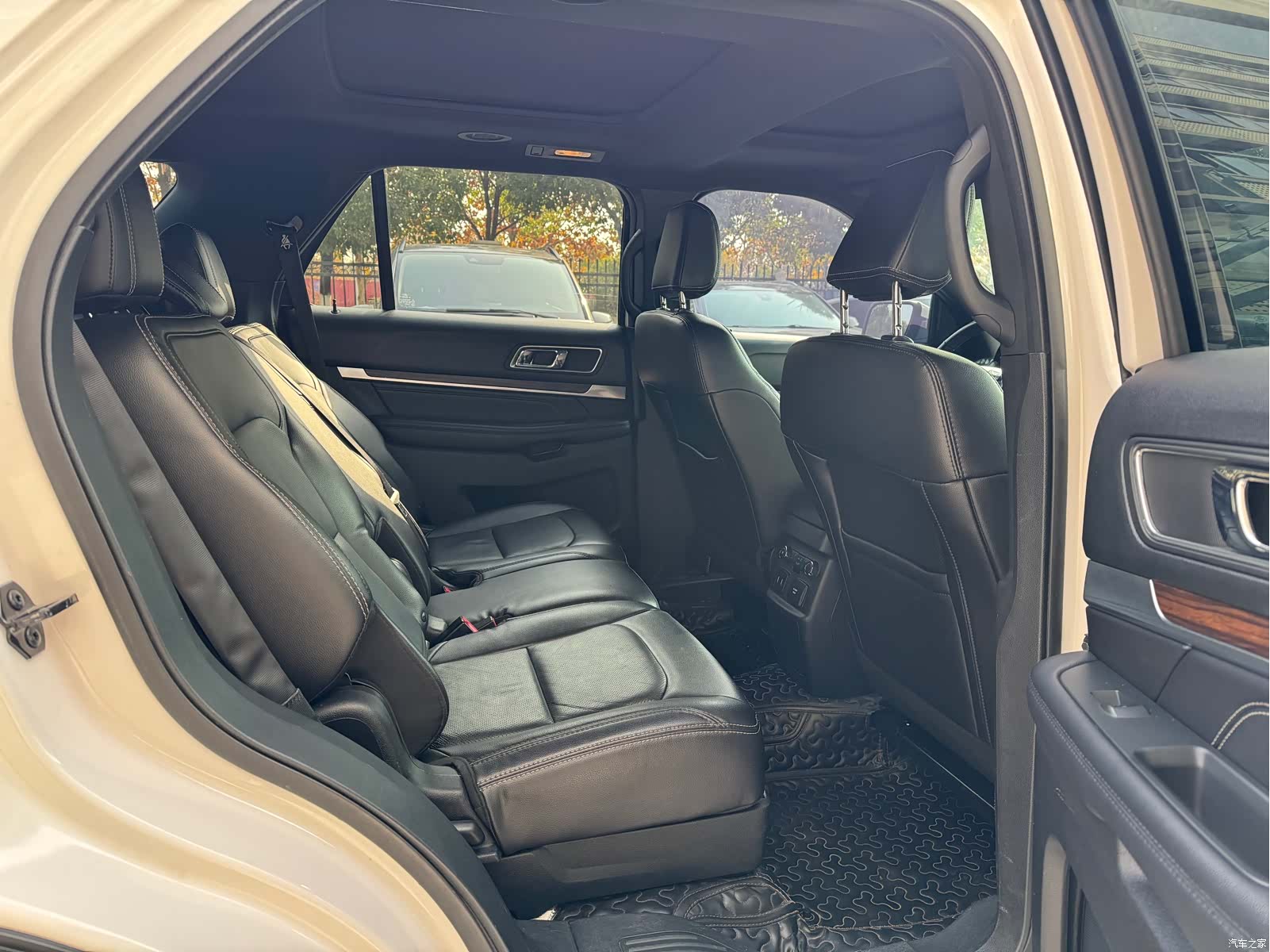 Ford Explorer, 2019 15
