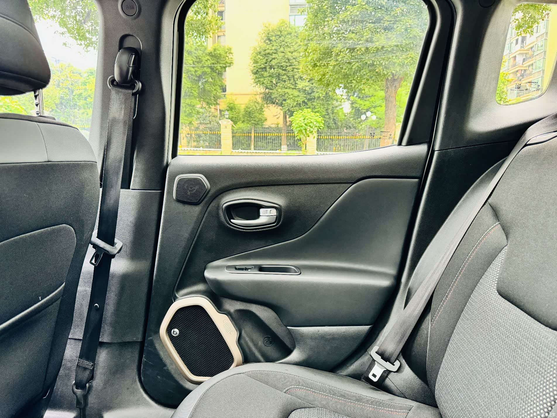 Jeep Renegade, 2016 11