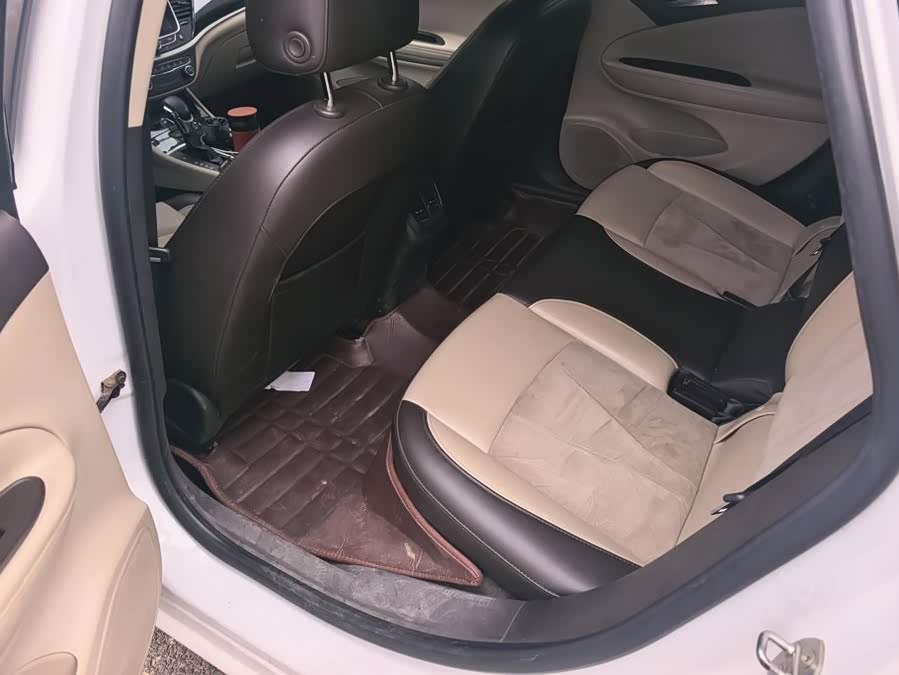 Buick Velar 2017, фото 11