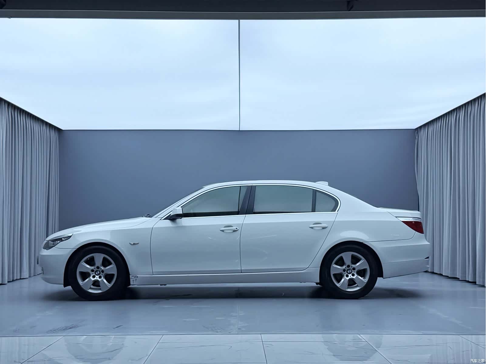 BMW 5 Series, 2010 4