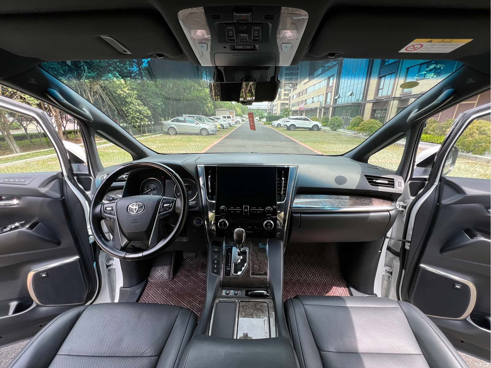 Toyota Vellfire, 2021 все фото