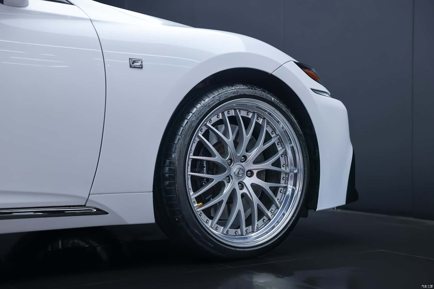 Lexus LS, 2018 28