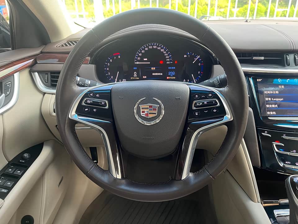 Cadillac XTS