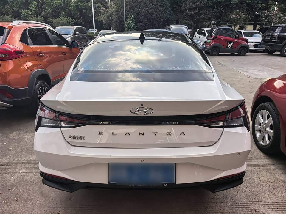 Hyundai Elantra