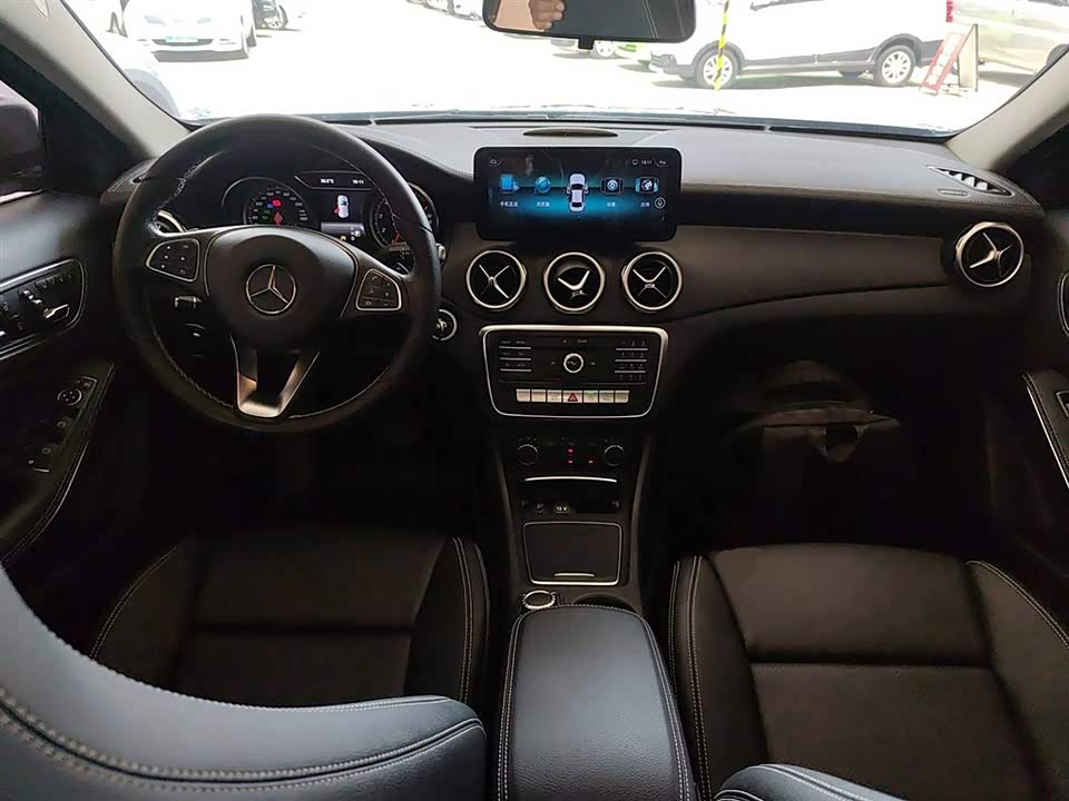 Mercedes-Benz GLA