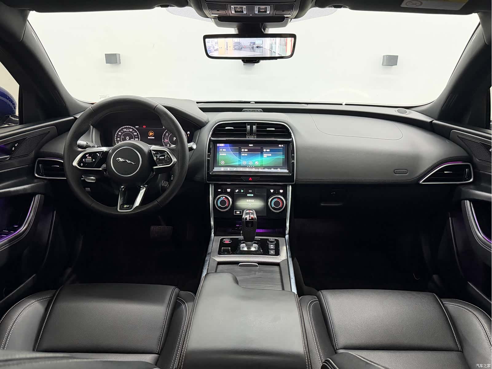 Land Rover XEL, 2021 8