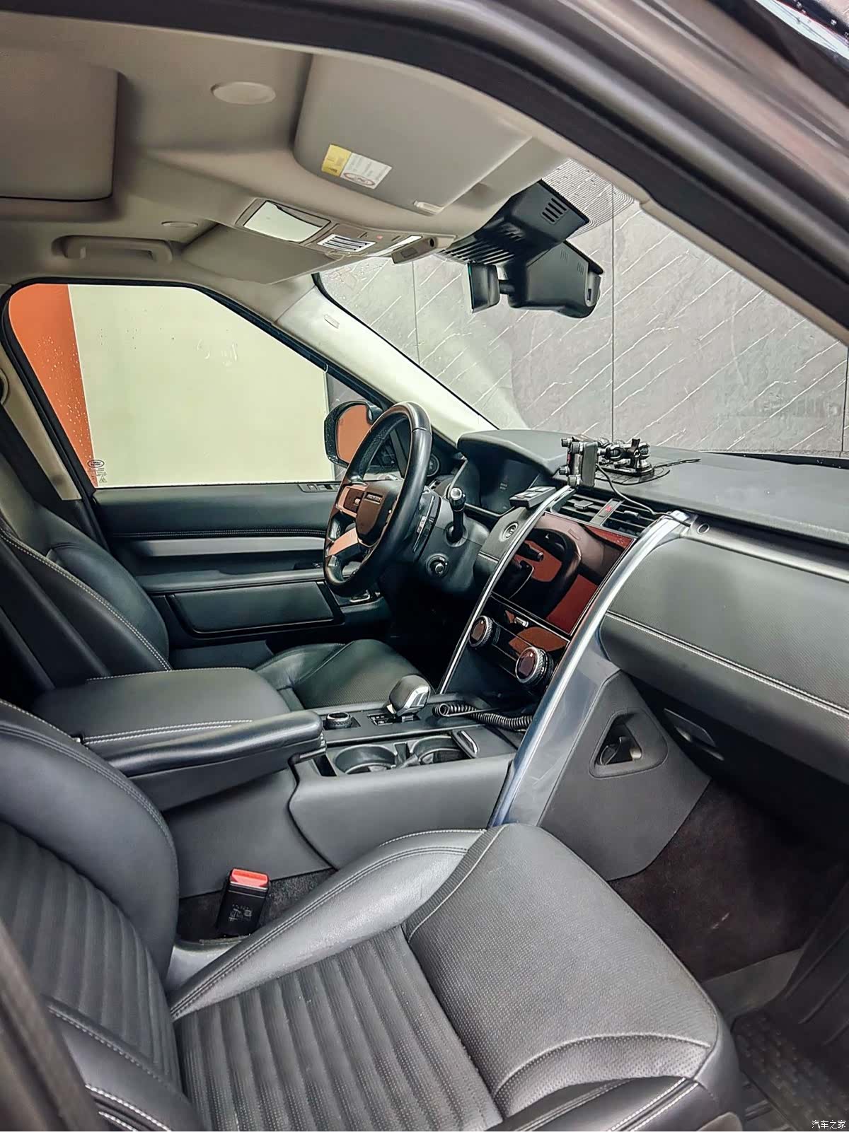 Land Rover Discovery, 2022 4