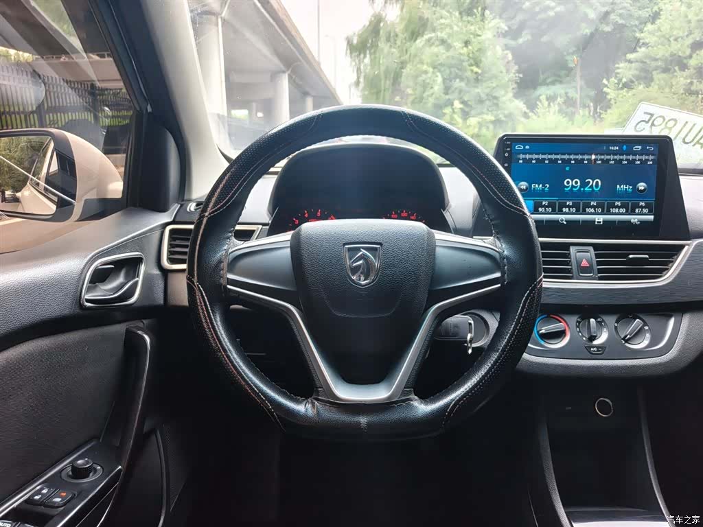 Wuling 310, 2018 12