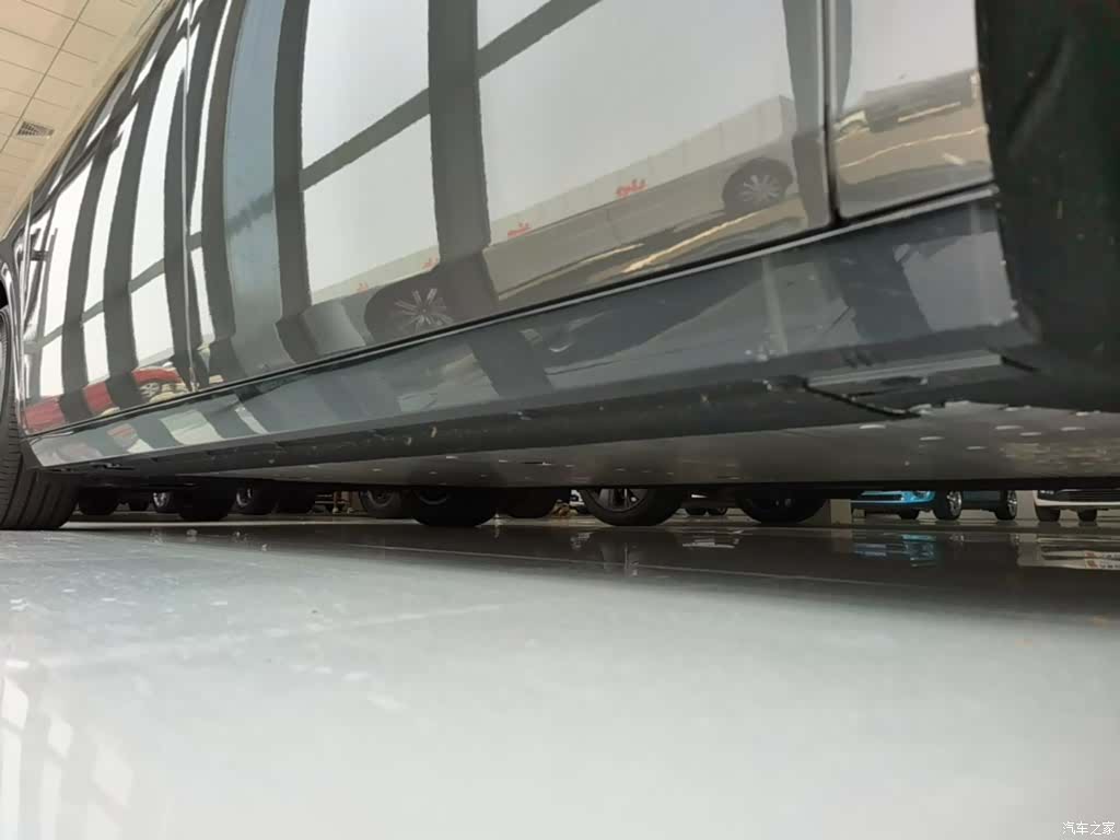 Li Auto MEGA, 2026 21