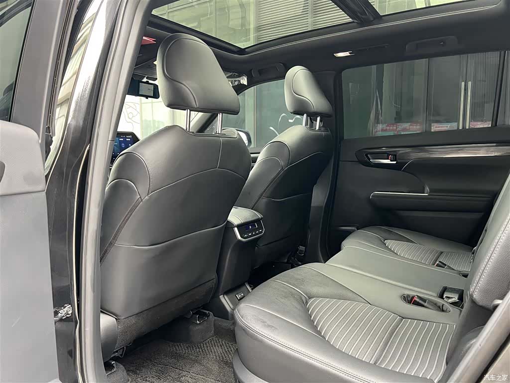Toyota Crown, 2022 9